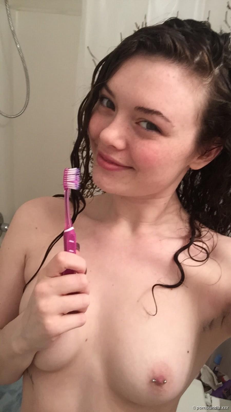 Gostosa deliciosa em nudes caseiros vazou na net - Foto 62737