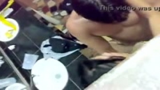 Mayara patricinha rica caiu dando no banheiro