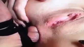 Você ja deve ter ouvido o termo enfiou até as bolas?! Então veja esse video