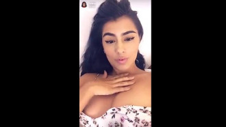 Famosinha do facebook caiu na net pelada